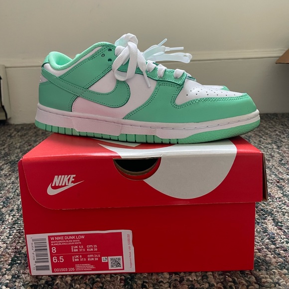 Nike Dunk Low Sneaker Women’s Green Glow Size 8 - Picture 2 of 8